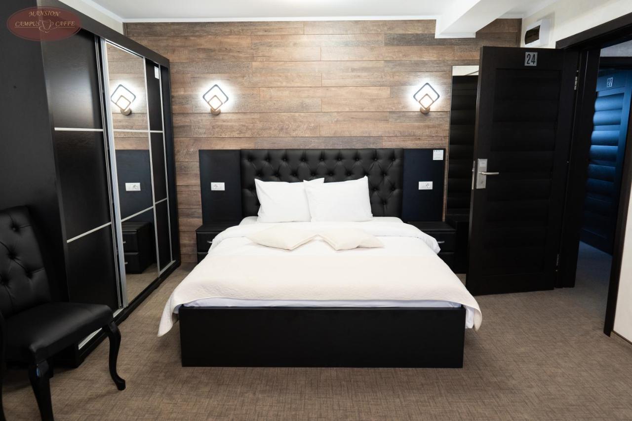 Campus Caffe Mansion Hotel Buzau Ngoại thất bức ảnh