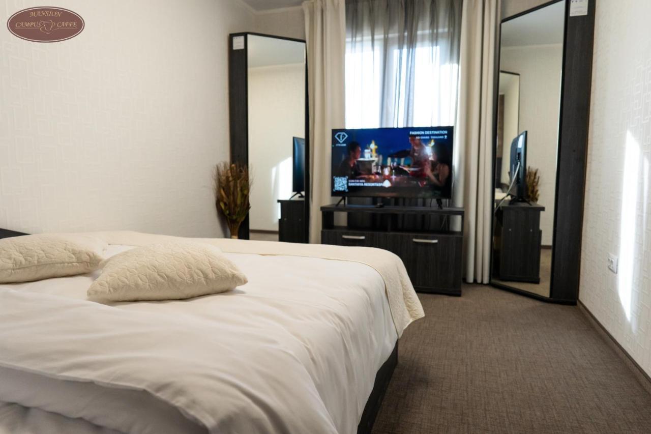 Campus Caffe Mansion Hotel Buzau Ngoại thất bức ảnh
