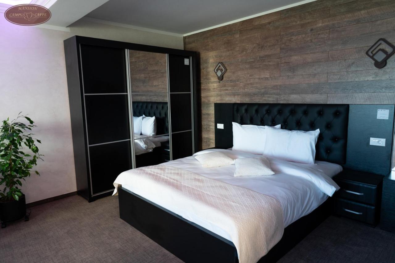 Campus Caffe Mansion Hotel Buzau Ngoại thất bức ảnh