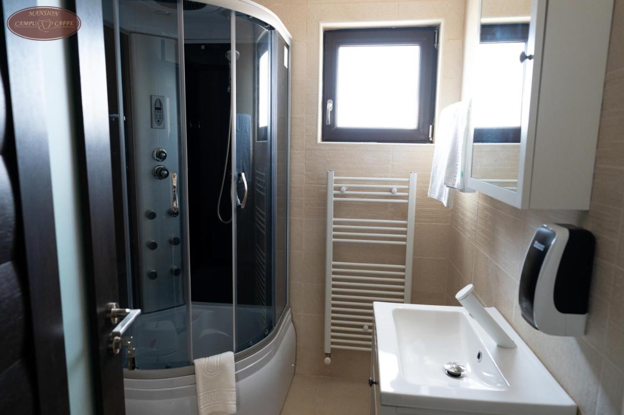 Campus Caffe Mansion Hotel Buzau Ngoại thất bức ảnh
