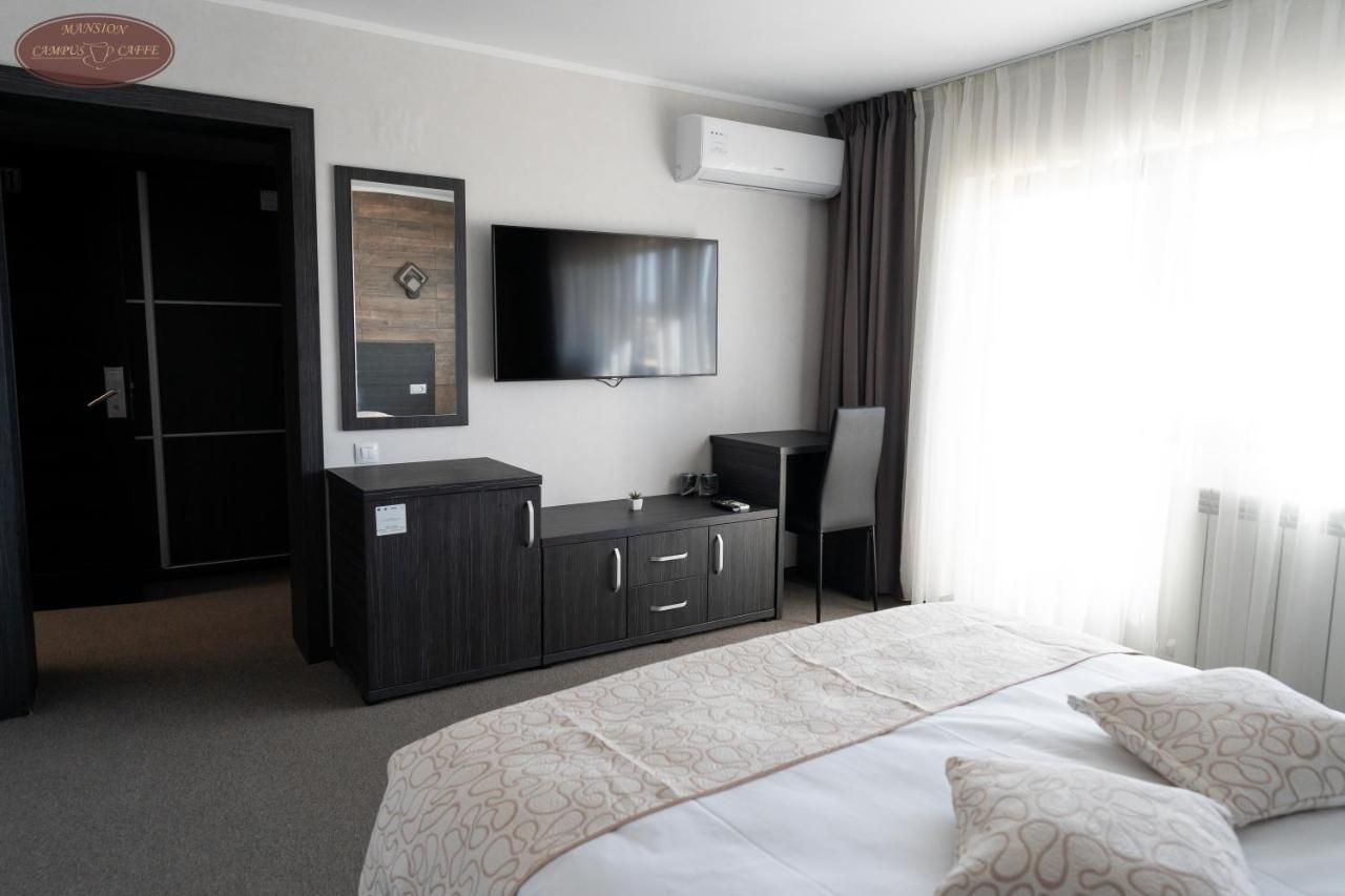 Campus Caffe Mansion Hotel Buzau Ngoại thất bức ảnh