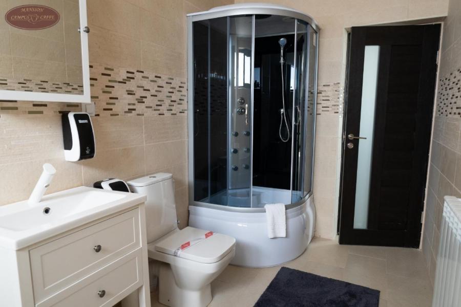 Campus Caffe Mansion Hotel Buzau Ngoại thất bức ảnh