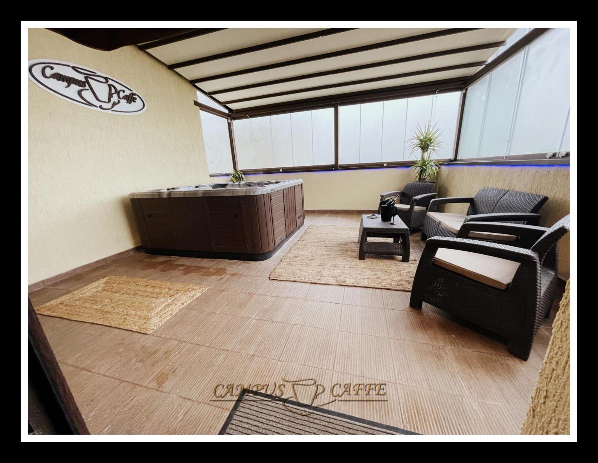 Campus Caffe Mansion Hotel Buzau Phòng bức ảnh